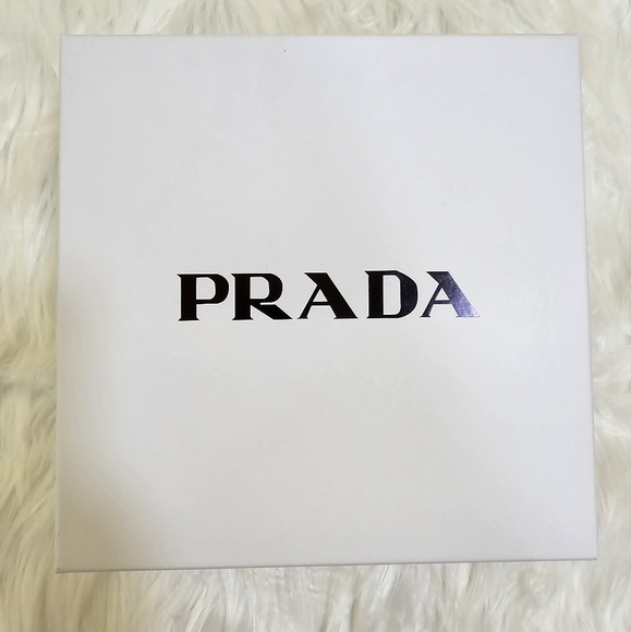 Prada Dubai de Catwalk gift box - Picture 9 of 10